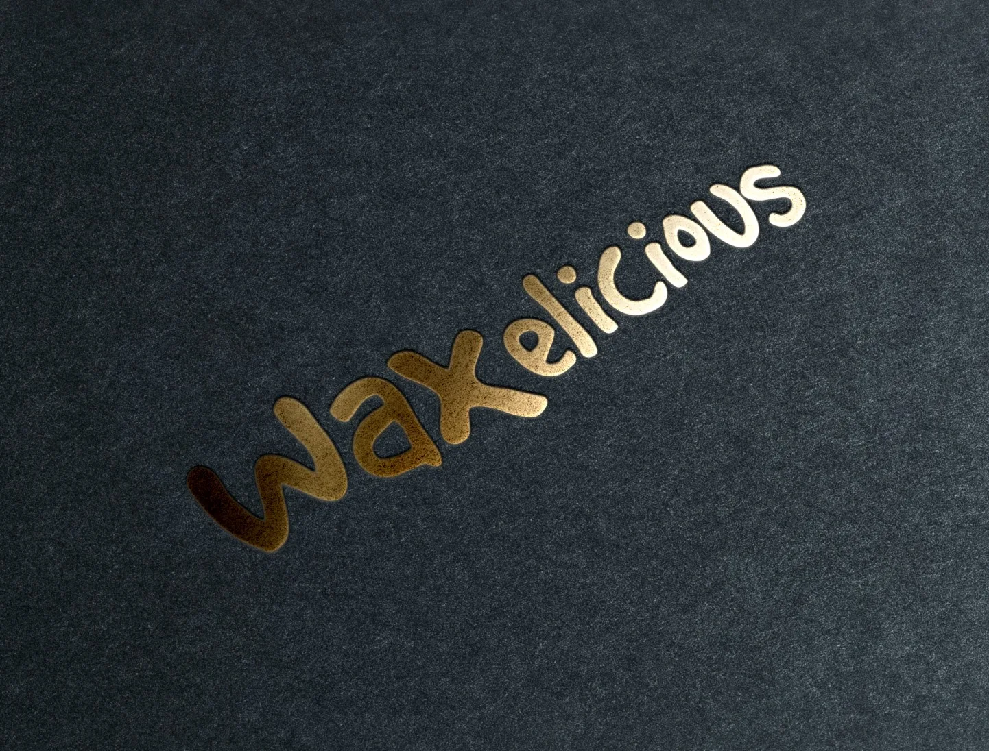 Logotipo Waxelicious en dorado